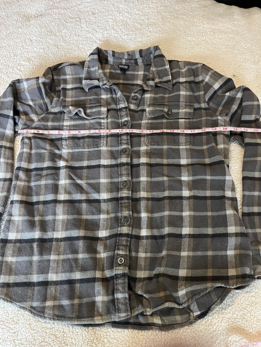 Men’s Patagonia Gray Plaid Button-Down Flannel - Large - Picture 3 of 5